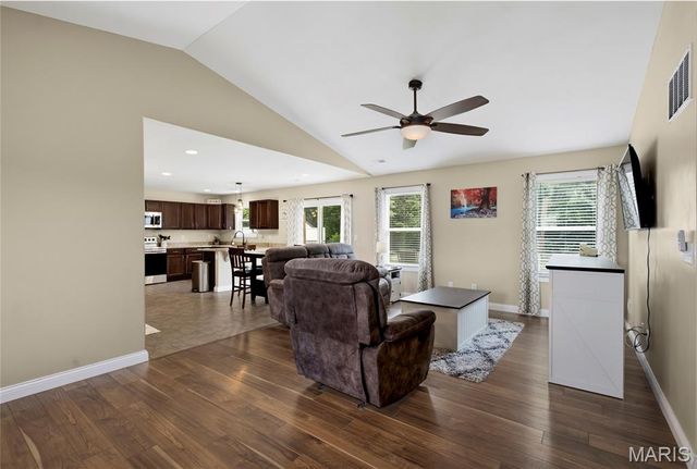 527 Sceptre Road, Wentzville, MO 63385
