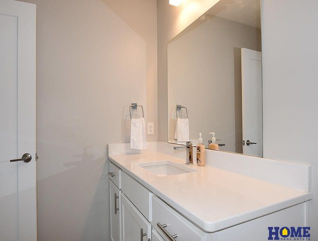 5061 W Amarillo Drive, Lincoln, NE 68528