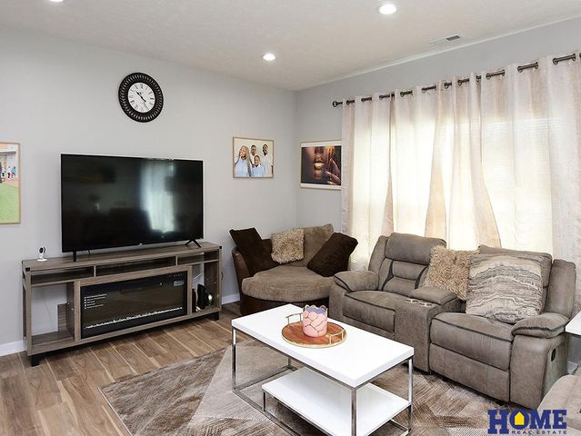 5061 W Amarillo Drive, Lincoln, NE 68528