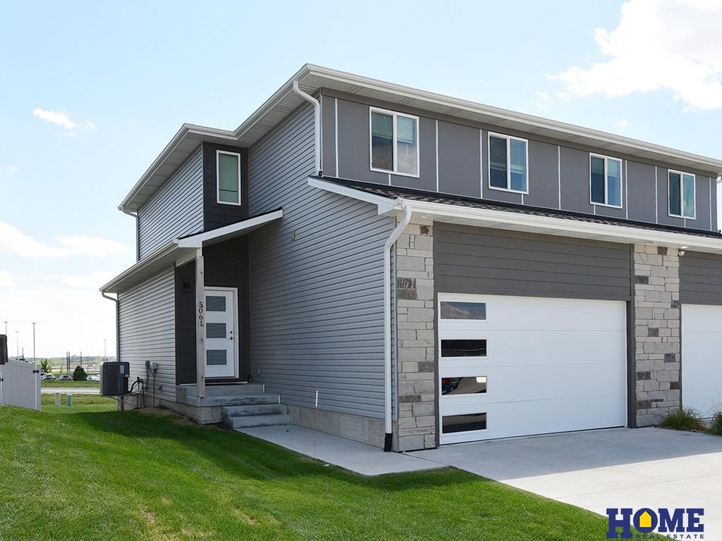 5061 W Amarillo Drive, Lincoln, NE 68528