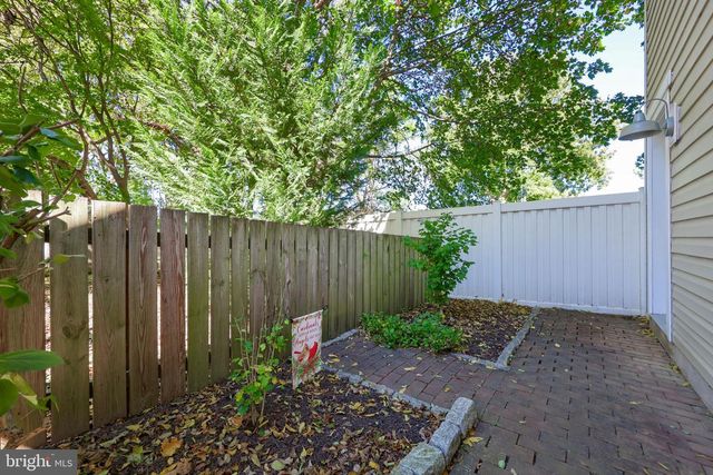 9 ROSELLE AVE, Lancaster, PA 17603