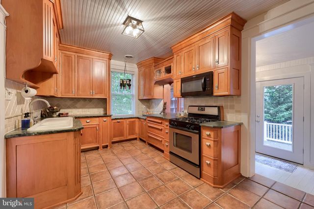 9 ROSELLE AVE, Lancaster, PA 17603