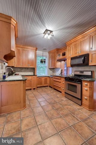 9 ROSELLE AVE, Lancaster, PA 17603