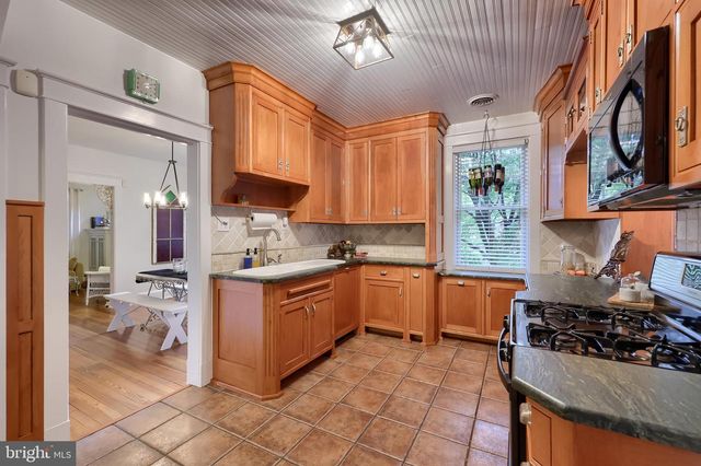 9 ROSELLE AVE, Lancaster, PA 17603