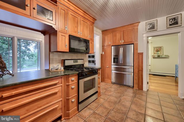 9 ROSELLE AVE, Lancaster, PA 17603