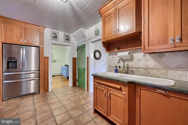 9 ROSELLE AVE, Lancaster, PA 17603