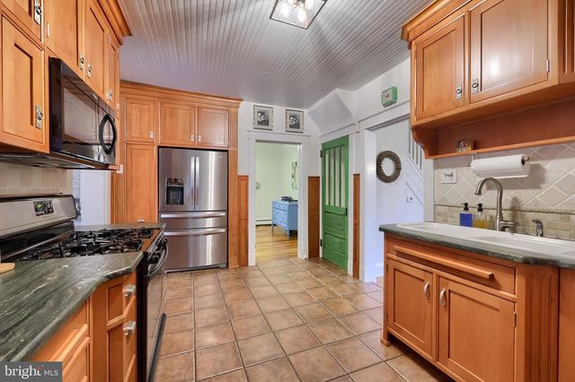 9 ROSELLE AVE, Lancaster, PA 17603