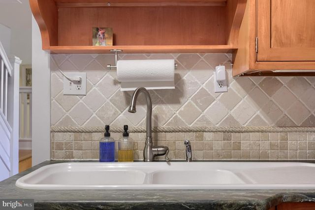 9 ROSELLE AVE, Lancaster, PA 17603