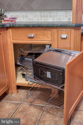 9 ROSELLE AVE, Lancaster, PA 17603