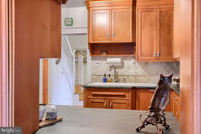 9 ROSELLE AVE, Lancaster, PA 17603