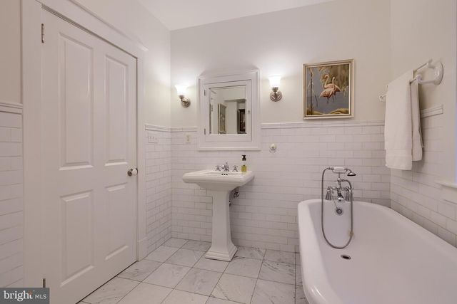 9 ROSELLE AVE, Lancaster, PA 17603