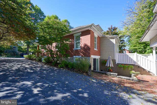 9 ROSELLE AVE, Lancaster, PA 17603