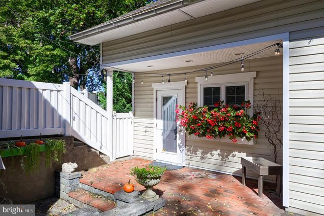 9 ROSELLE AVE, Lancaster, PA 17603