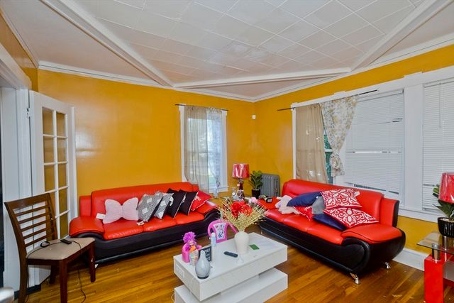 173 Albemarle St, Springfield, MA 01109