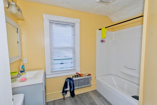 173 Albemarle St, Springfield, MA 01109