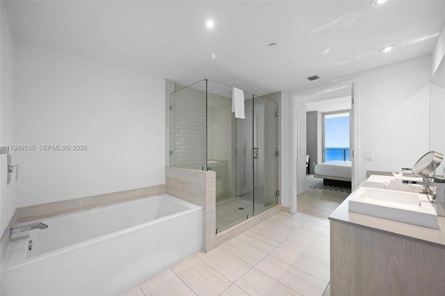 4010 S Ocean Dr T3905, Hollywood, FL 33019