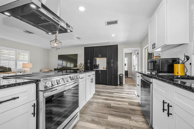 1575 SANDALWOOD DRIVE, Dunedin, FL 34698