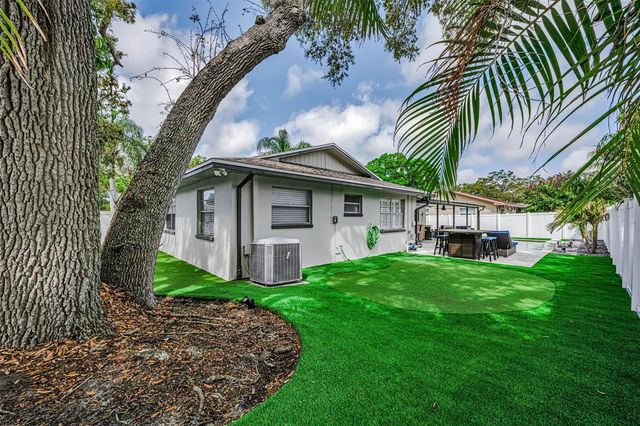 1575 SANDALWOOD DRIVE, Dunedin, FL 34698