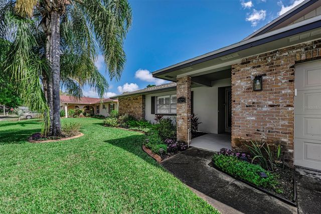 1575 SANDALWOOD DRIVE, Dunedin, FL 34698