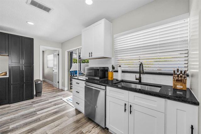 1575 SANDALWOOD DRIVE, Dunedin, FL 34698