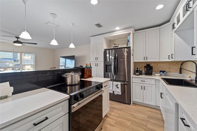 6660 BAY STREET, St Pete Beach, FL 33706