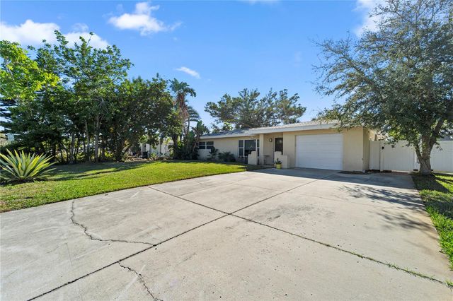 6660 BAY STREET, St Pete Beach, FL 33706