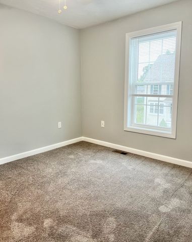 17 Foster St 15, Brockton, NH 03201