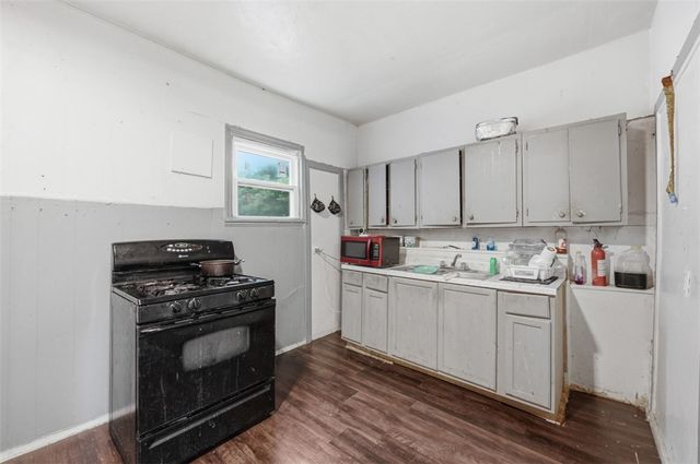 135 Jucunda St, Knoxville, PA 15210