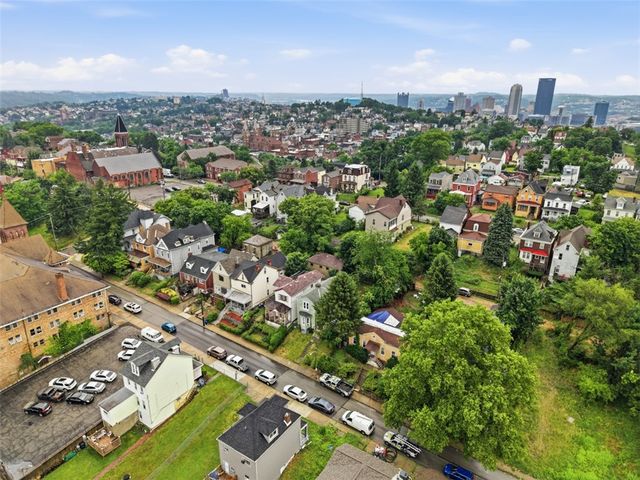 135 Jucunda St, Knoxville, PA 15210