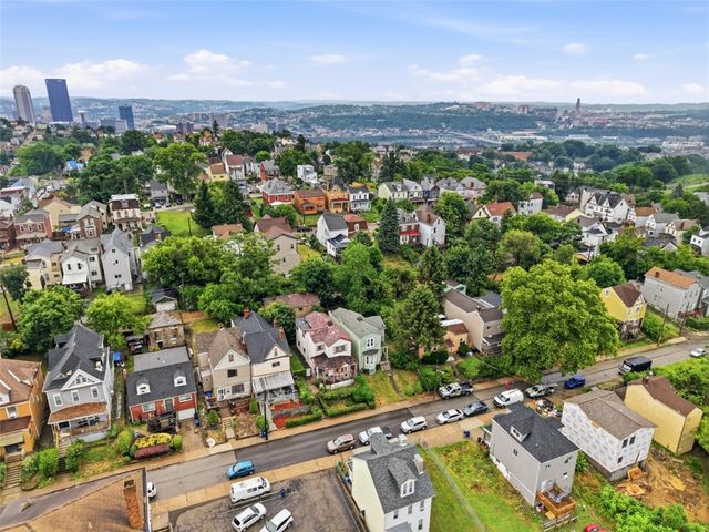 135 Jucunda St, Knoxville, PA 15210