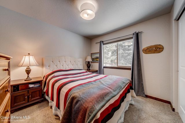 32732 N 14TH AVE, Spirit Lake, ID 83869