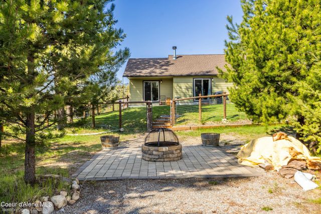 32732 N 14TH AVE, Spirit Lake, ID 83869