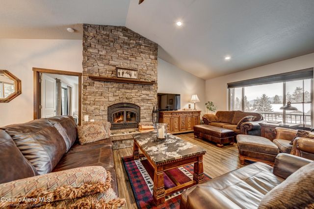 32732 N 14TH AVE, Spirit Lake, ID 83869