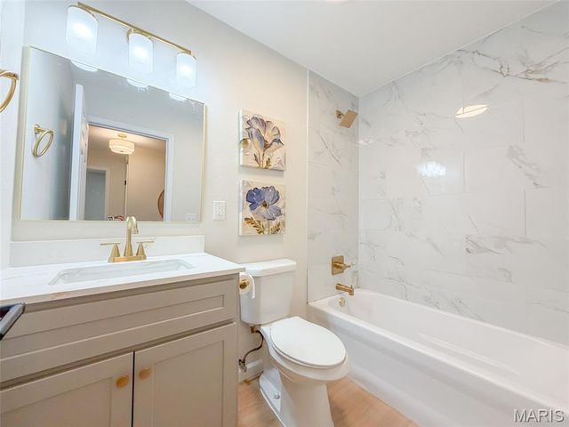 216 Laurel Drive, Fairview Heights, IL 62208