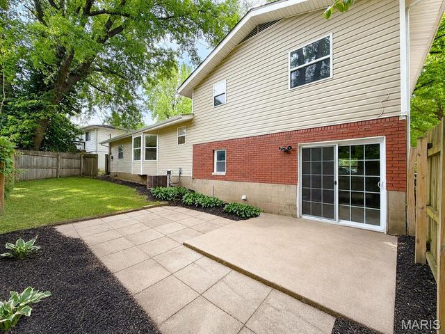 216 Laurel Drive, Fairview Heights, IL 62208