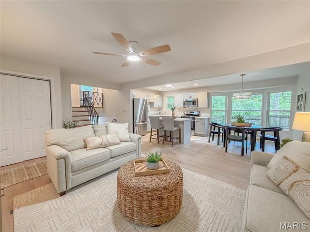 216 Laurel Drive, Fairview Heights, IL 62208