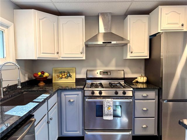 532 N Elm Street, City Of But Ne, PA 16001