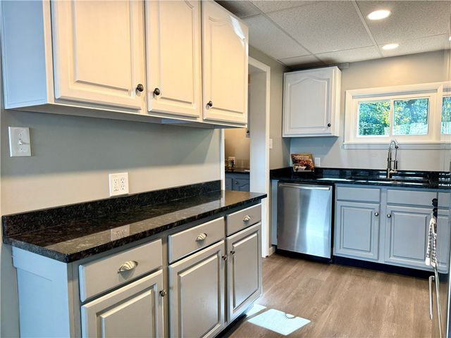 532 N Elm Street, City Of But Ne, PA 16001