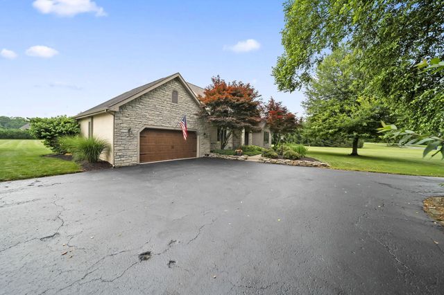 18 Hillgate Road, Johnstown, OH 43031