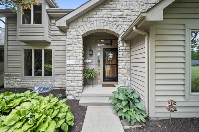 18 Hillgate Road, Johnstown, OH 43031