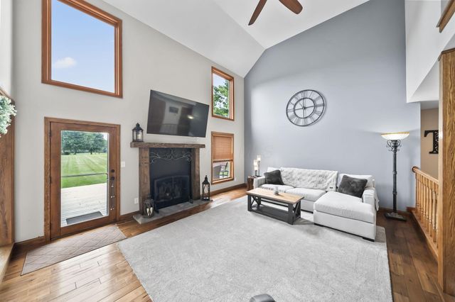 18 Hillgate Road, Johnstown, OH 43031