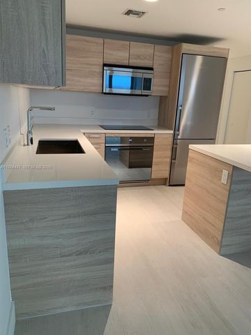 16385 Biscayne Blvd 2302, North Miami Beach, FL 33160