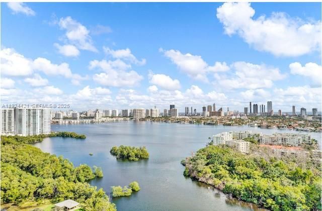 16385 Biscayne Blvd 2302, North Miami Beach, FL 33160