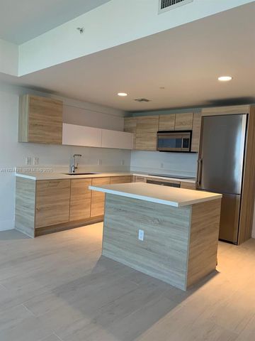 16385 Biscayne Blvd 2302, North Miami Beach, FL 33160