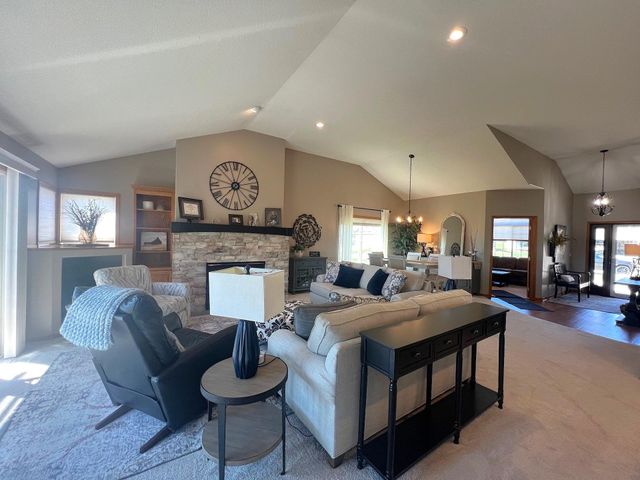 2509 7th Avenue SE, Willmar, MN 56201