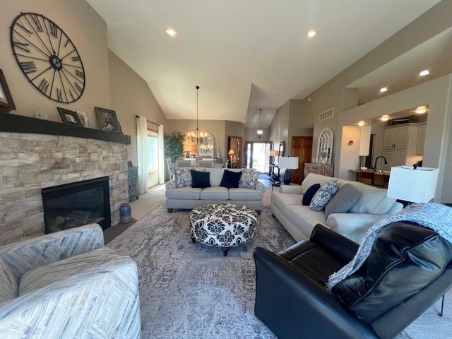 2509 7th Avenue SE, Willmar, MN 56201