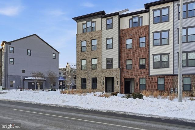 13252 WOODLAND PARK RD, Herndon, VA 20171