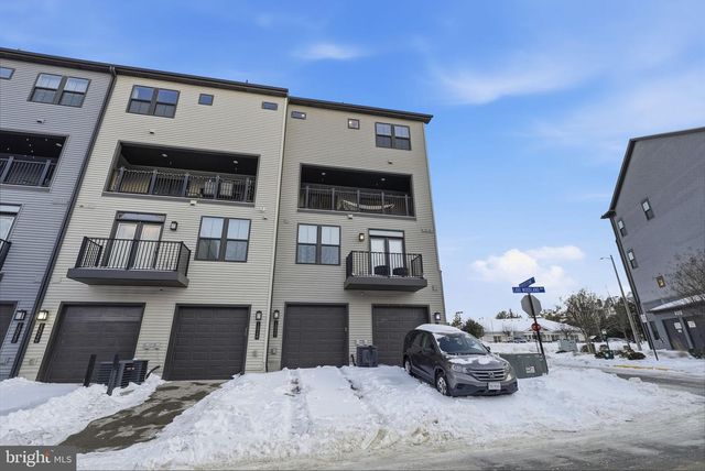 13252 WOODLAND PARK RD, Herndon, VA 20171