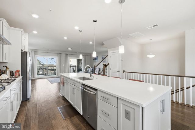 13252 WOODLAND PARK RD, Herndon, VA 20171