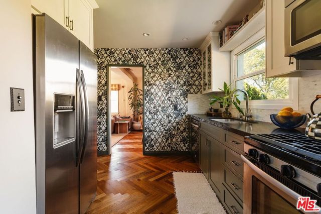 2380 Lake View Avenue, Los Angeles, CA 90039